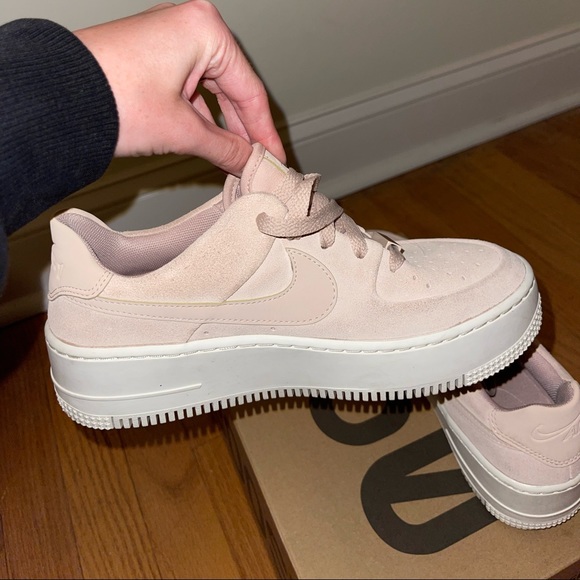 Nike Womens Sage Low - Picture 4 of 8